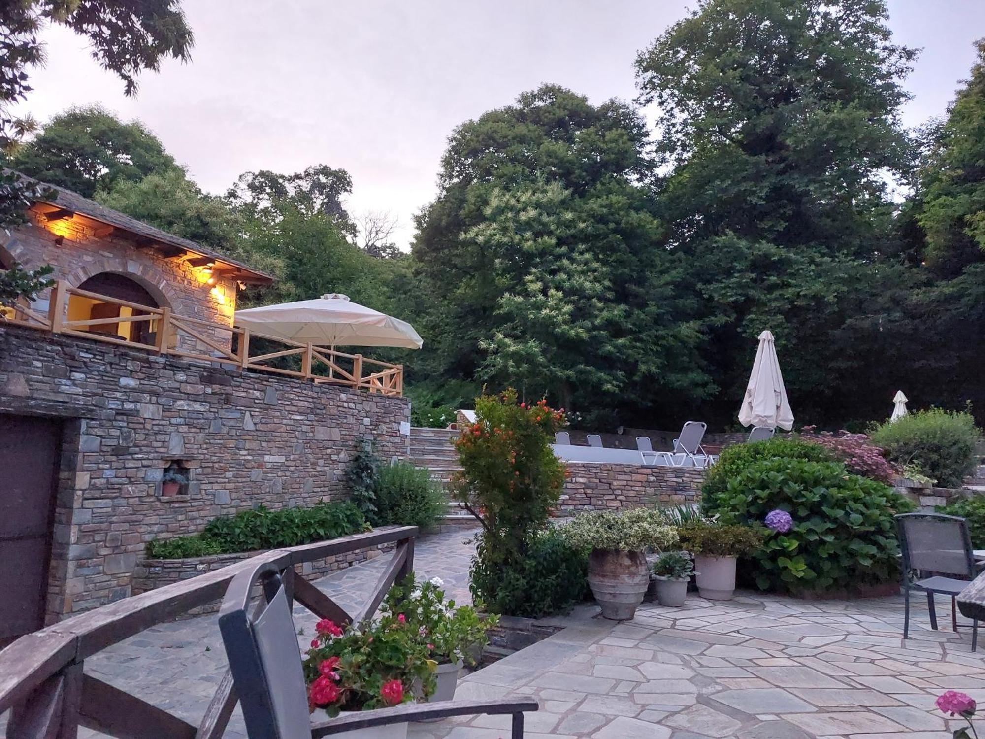 Amalthia Traditional Guesthouse ツァガラダ エクステリア 写真