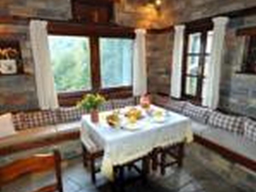 Amalthia Traditional Guesthouse ツァガラダ エクステリア 写真